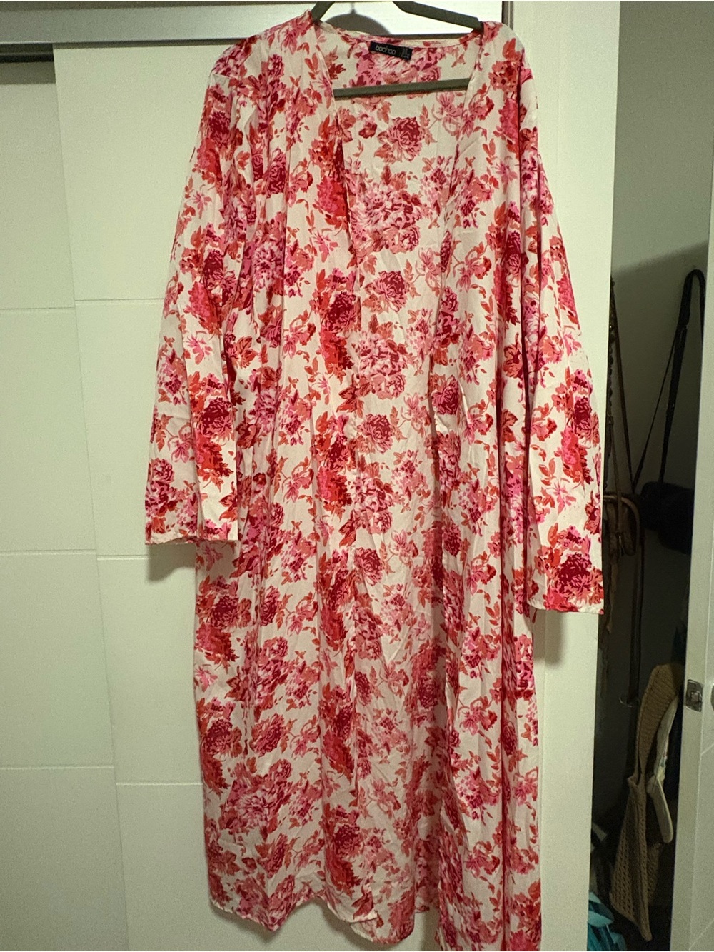 *4 for $30* Boohoo Pink Floral Long Sleeve Kimono